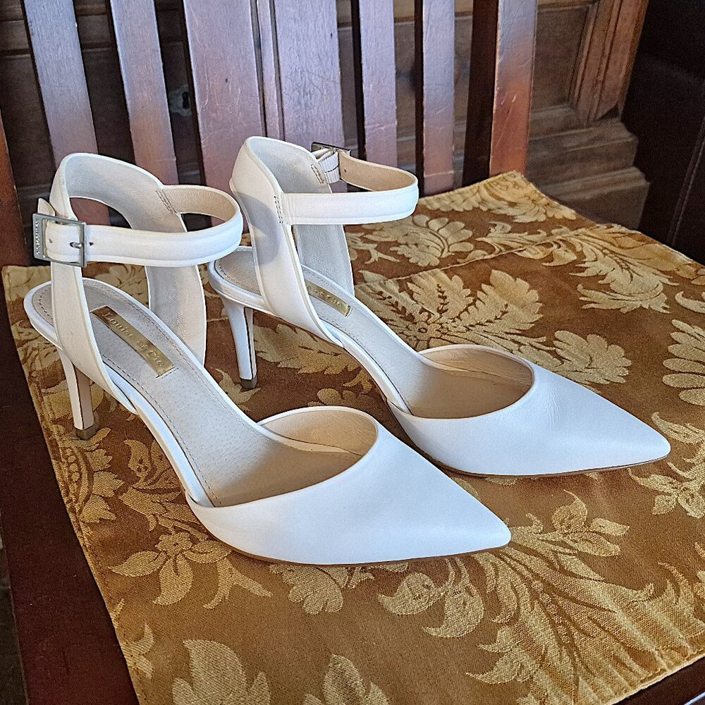 NWT Louise et Cie Leather Heels
